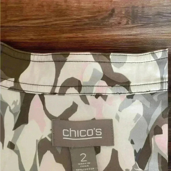 Chico’s Size 2 (Large 12) women’s “camo” print lightweight button-front Jacket - Picture 5 of 5